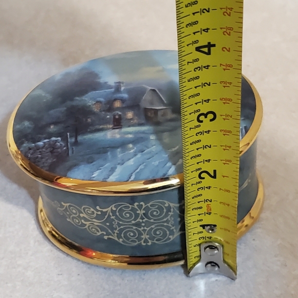 🎶Thomas Kinkade music box - Picture 5 of 6